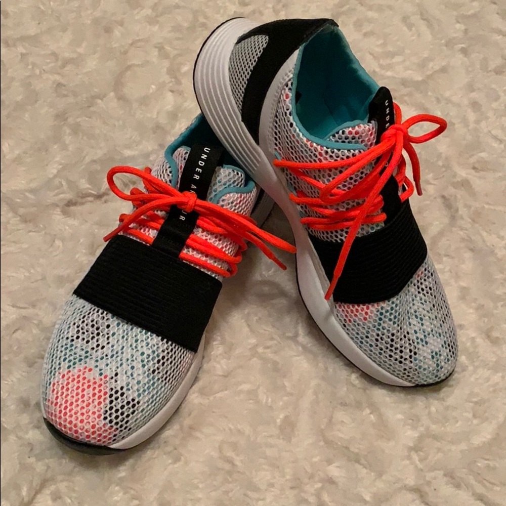 NEW Under Armour tennis shoes